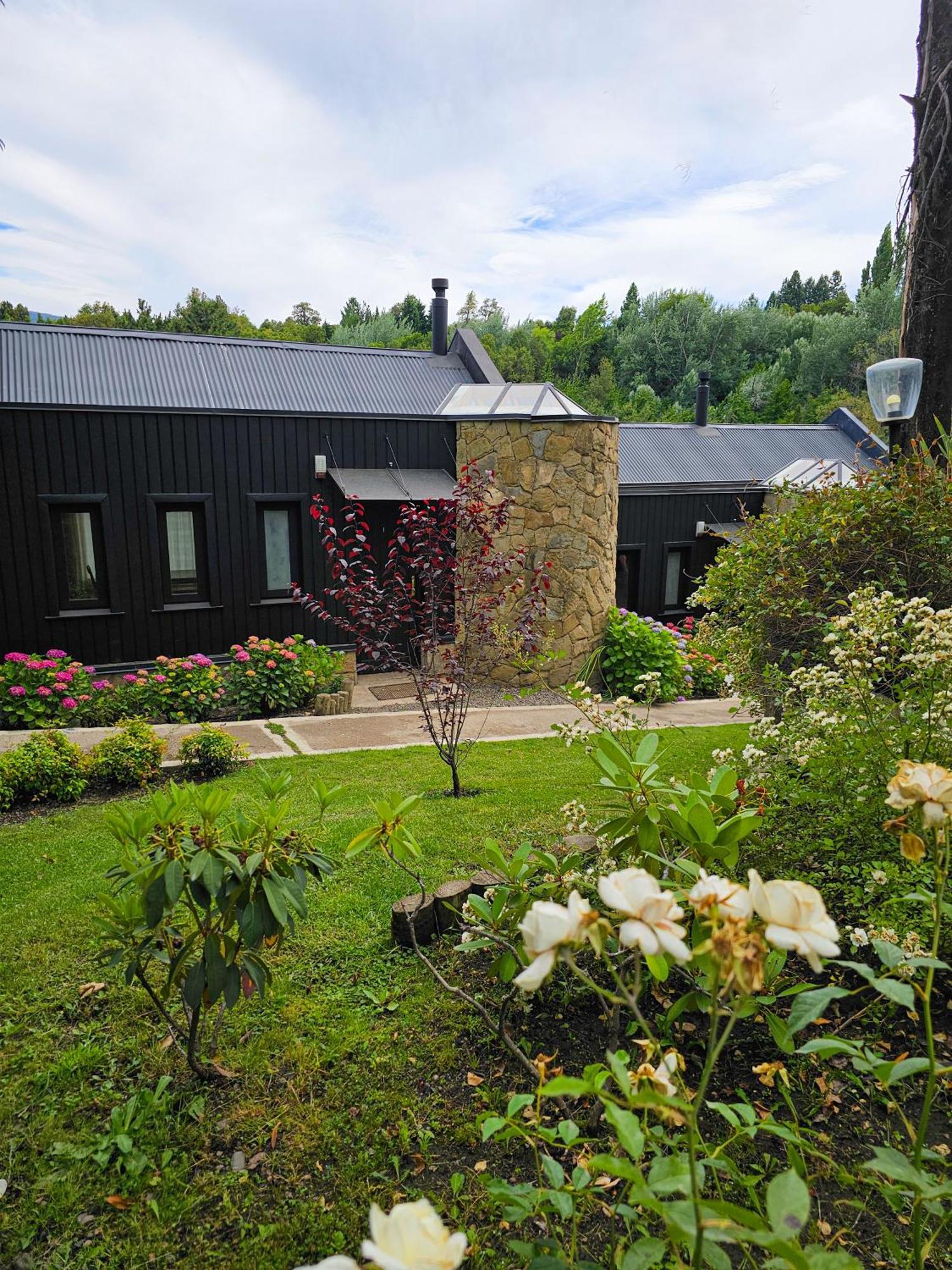 Das Rosenhaus Apart Hotel By Rosas Blancas San Martín de los Andes 외부 사진